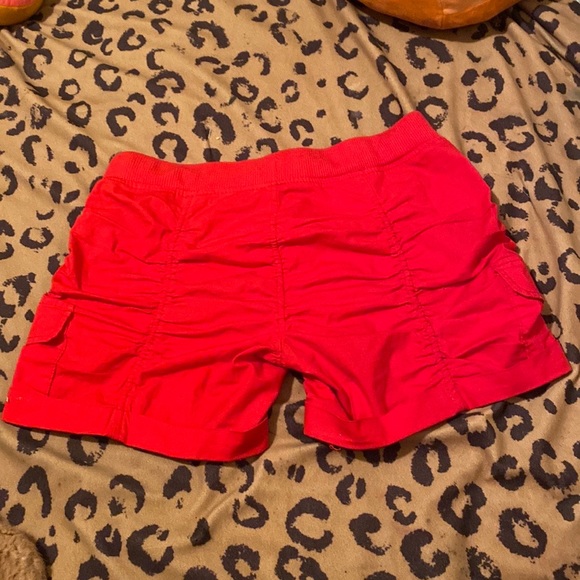 No Boundaries Ruffled Poppin Red shorts - Picture 5 of 5